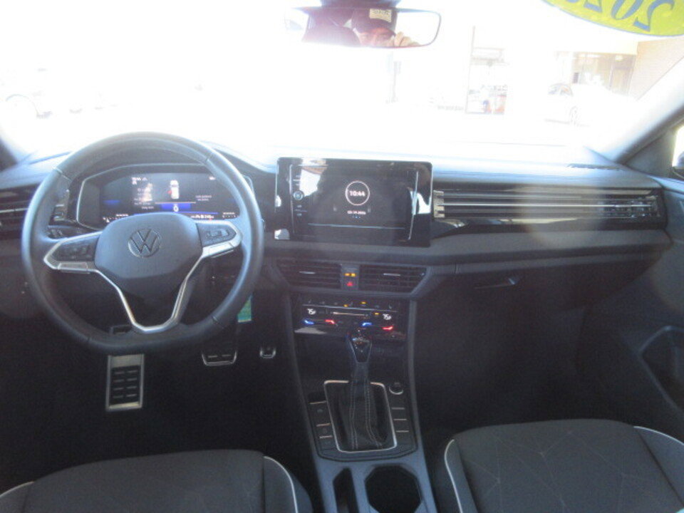 Used 2025 Volkswagen Jetta Sport image 12