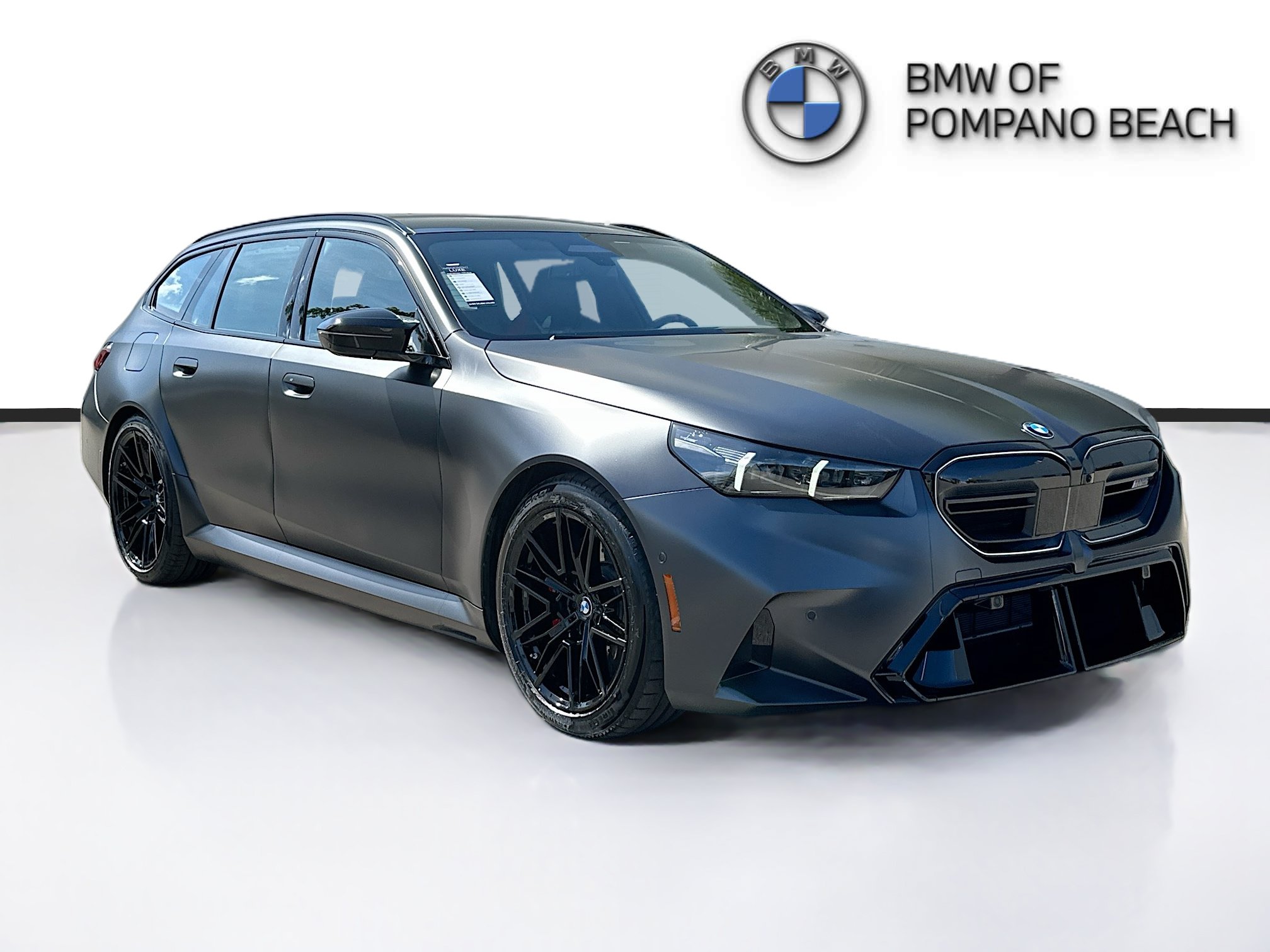 Used 2025 BMW M5 Touring AWD/4WD image 1