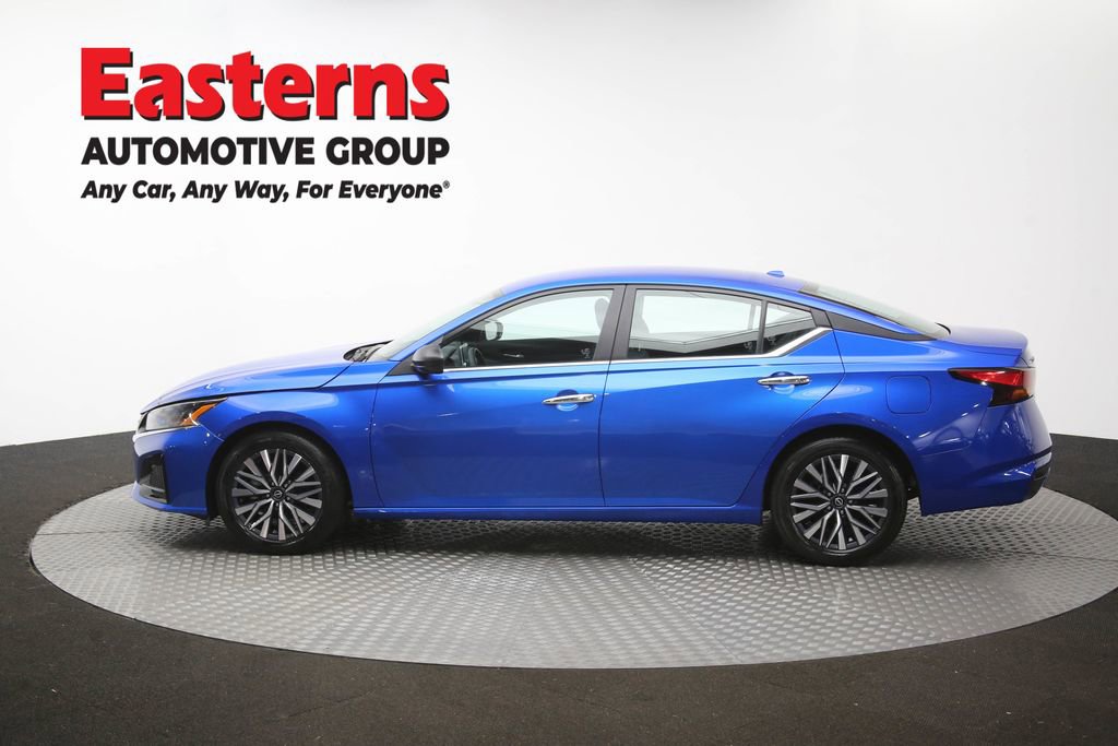 Used 2025 Nissan Altima 2.5 SV FWD image 59