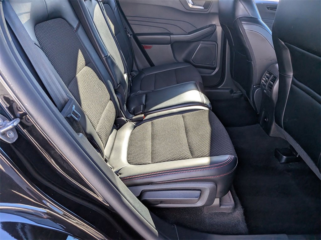Used 2025 Ford Escape ST-Line image 31