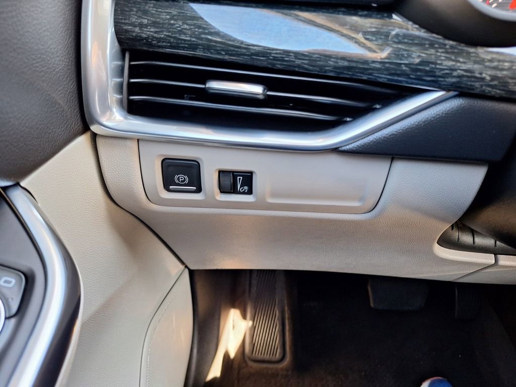 Used 2023 Cadillac XT4 Premium Luxury image 21