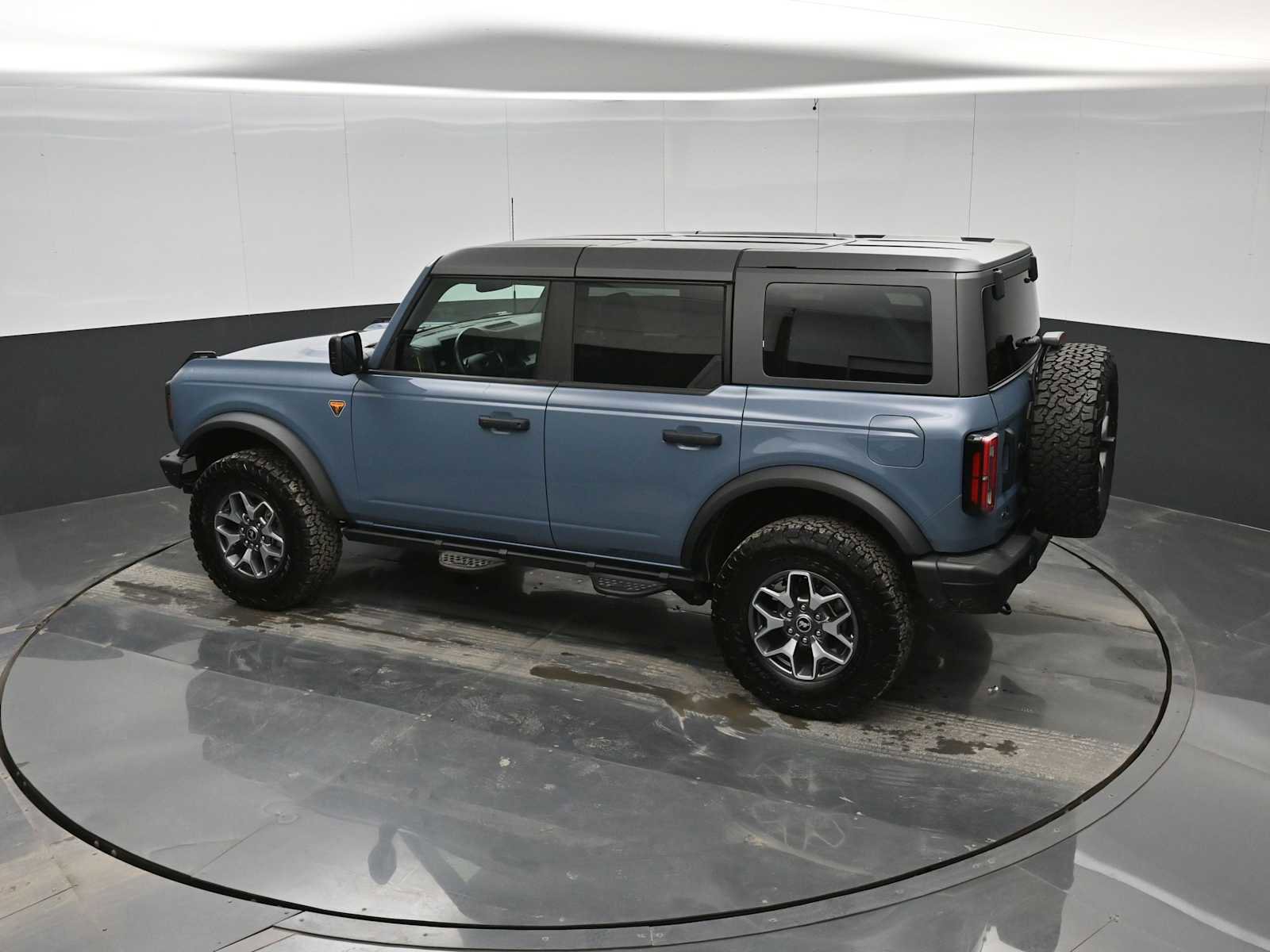 Used 2024 Ford Bronco Badlands image 29