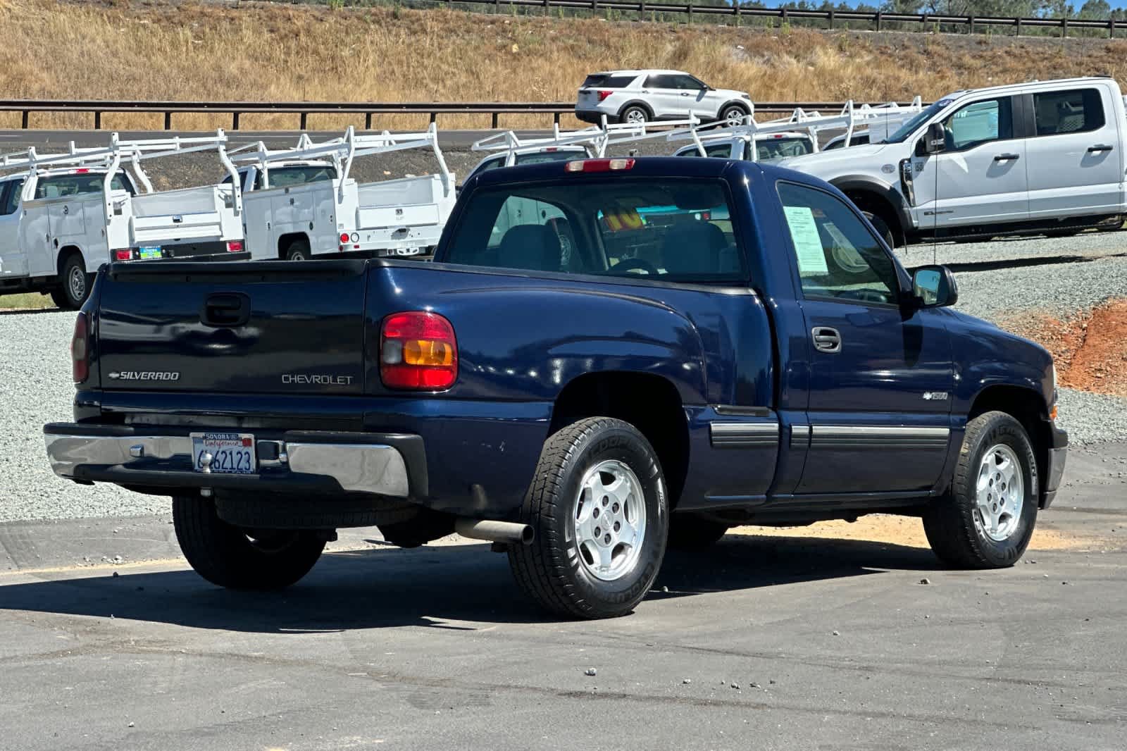 Used 2001 Chevrolet Silverado 1500 LS w/ Firm Ride Suspension Pkg RWD image 4