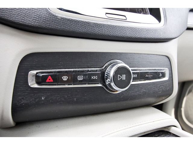 Used 2020 Volvo XC90 T5 Momentum FWD image 25