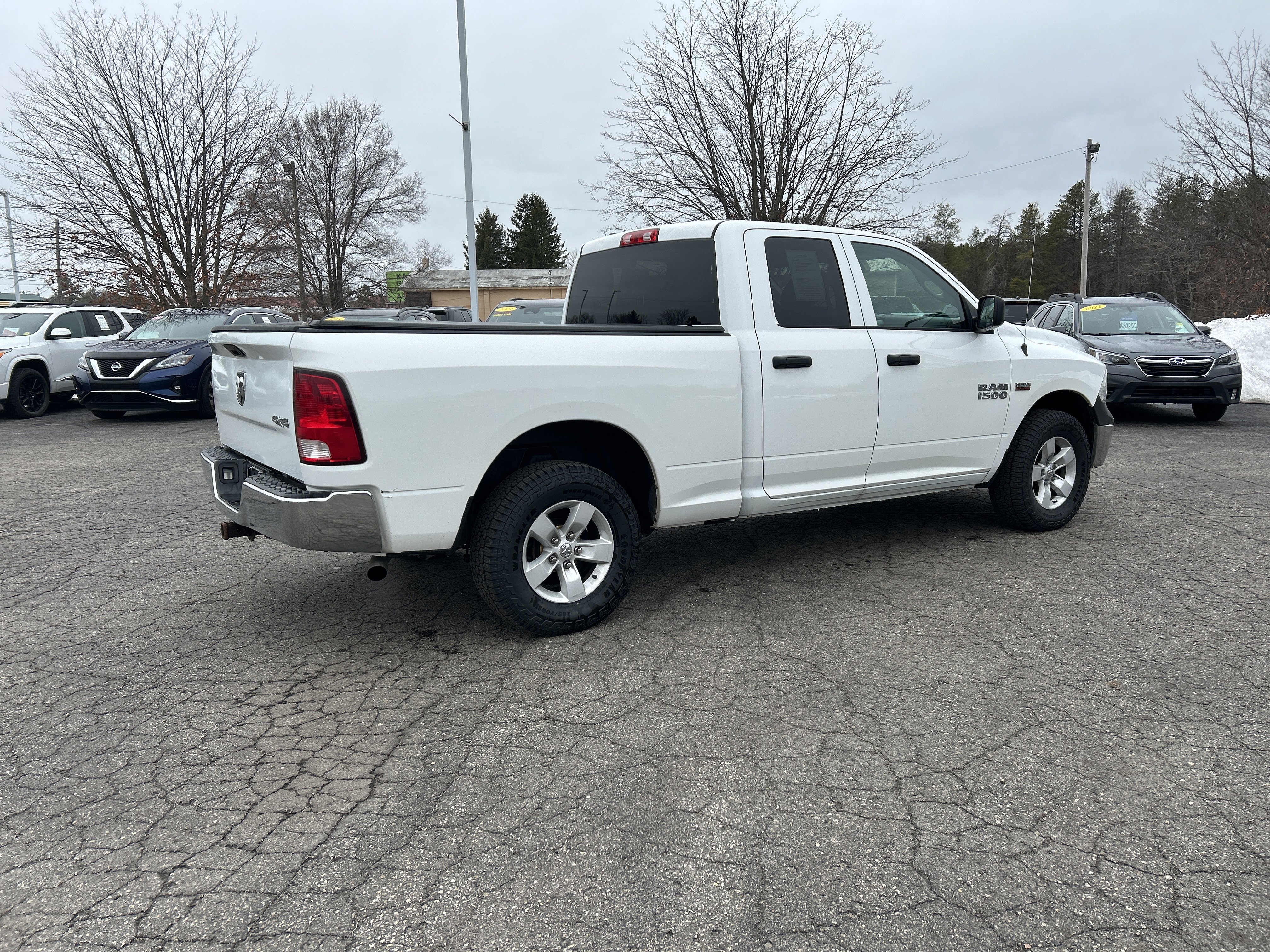 Used 2018 RAM 1500 ST w/ SXT Appearance Group AWD/4WD image 3