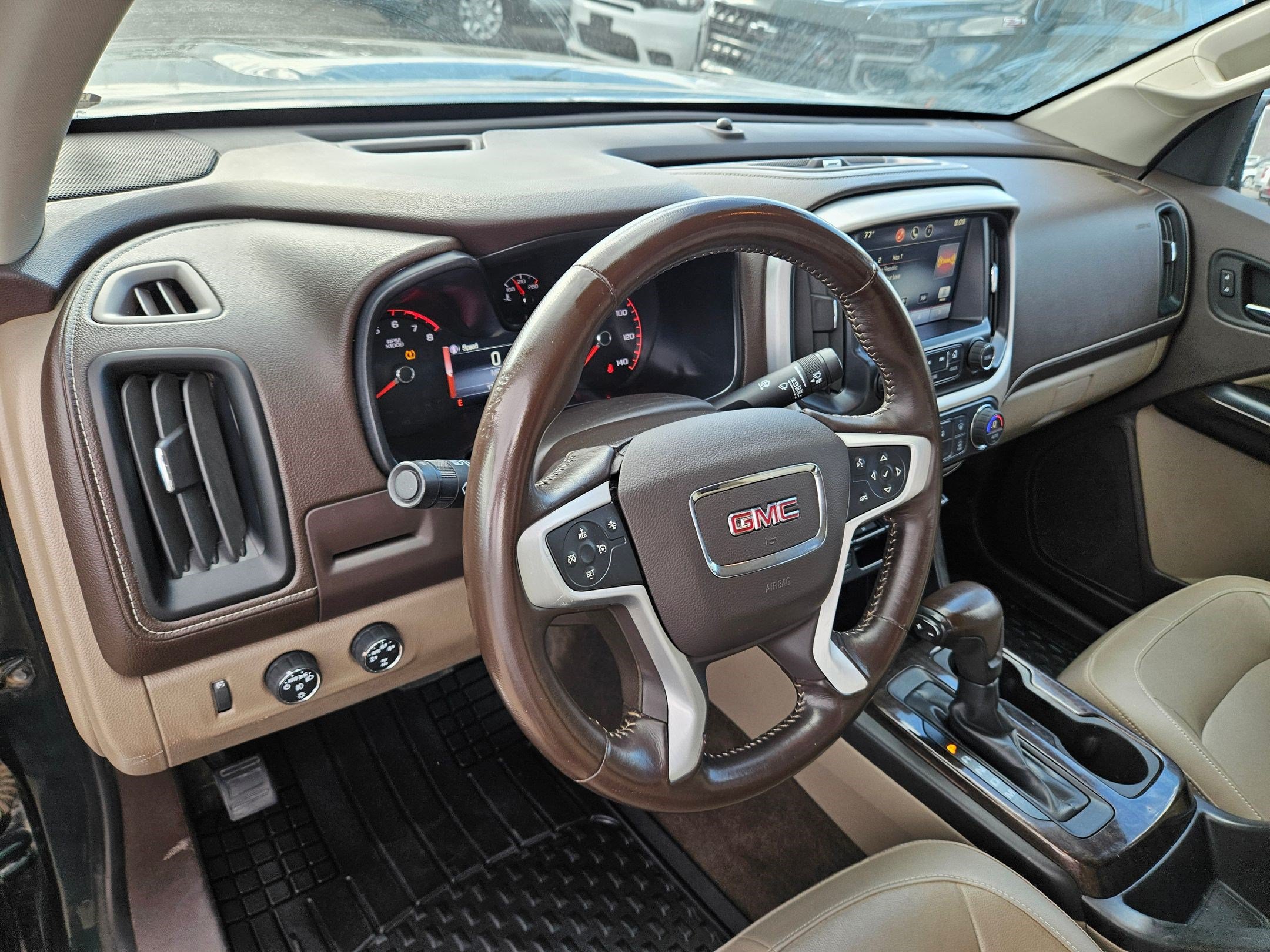 Used 2015 GMC Canyon SLT w/ Driver Alert Package AWD/4WD image 14