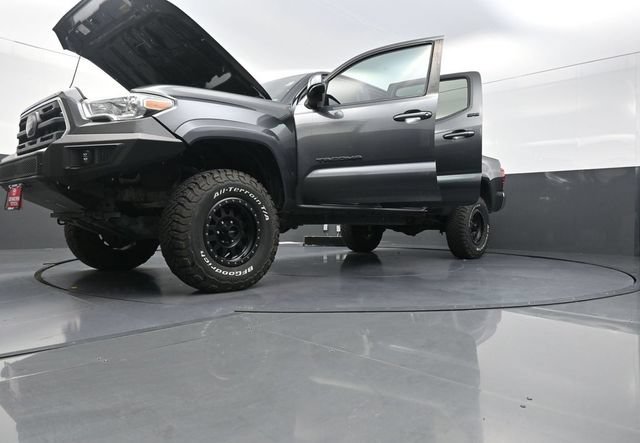 Used 2019 Toyota Tacoma SR5 AWD/4WD image 43