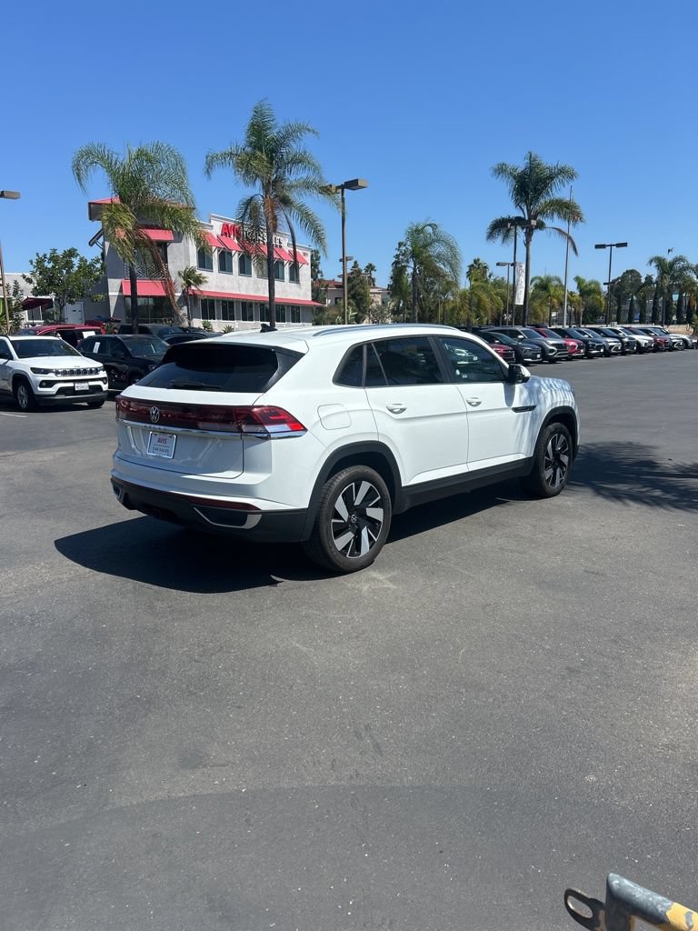 Used 2025 Volkswagen Atlas Cross Sport SE FWD image 6