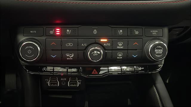 Used 2025 Dodge Durango GT image 18