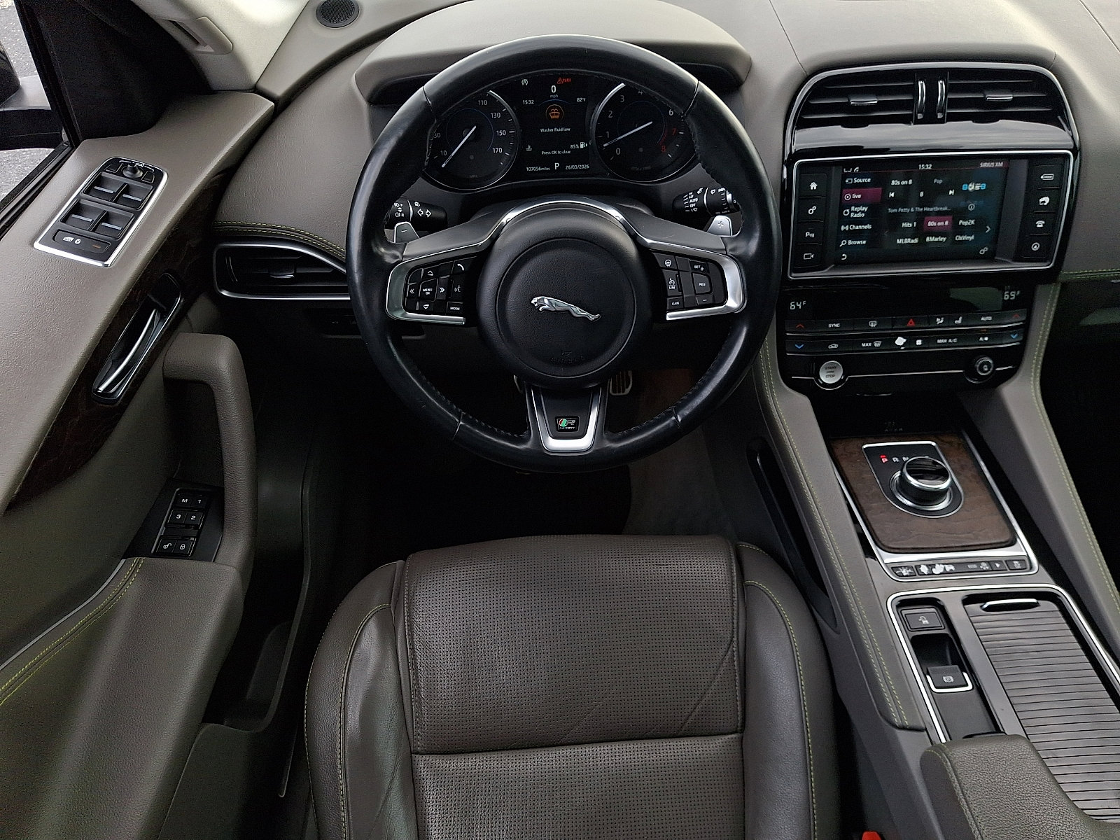 Used 2018 Jaguar F-PACE R-Sport image 11