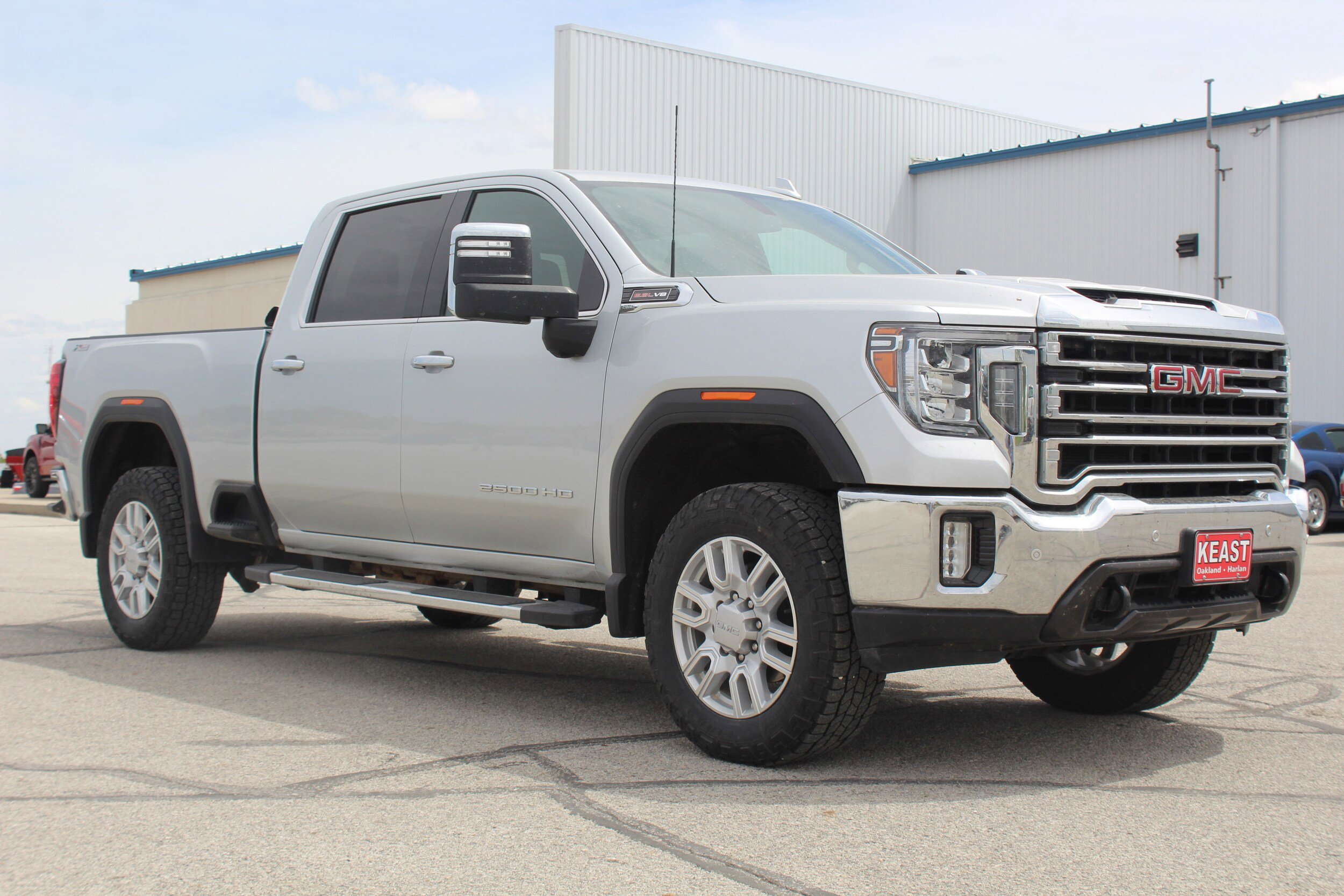Used 2020 GMC Sierra 2500 SLT w/ Driver Alert Package I AWD/4WD image 3