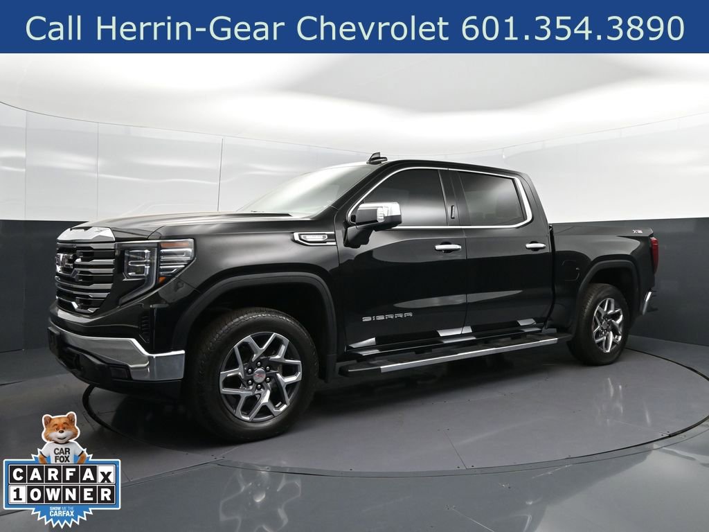 Used 2023 GMC Sierra 1500 SLT w/ SLT Premium Package AWD/4WD image 3
