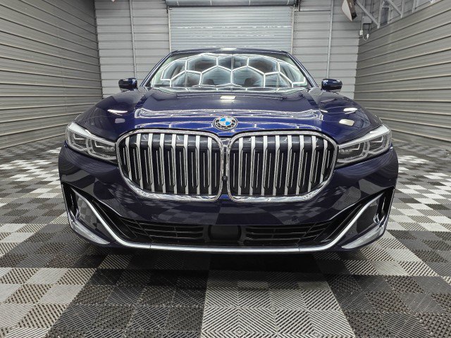 Used 2022 BMW 740i xDrive w/ Premium Package AWD/4WD image 3