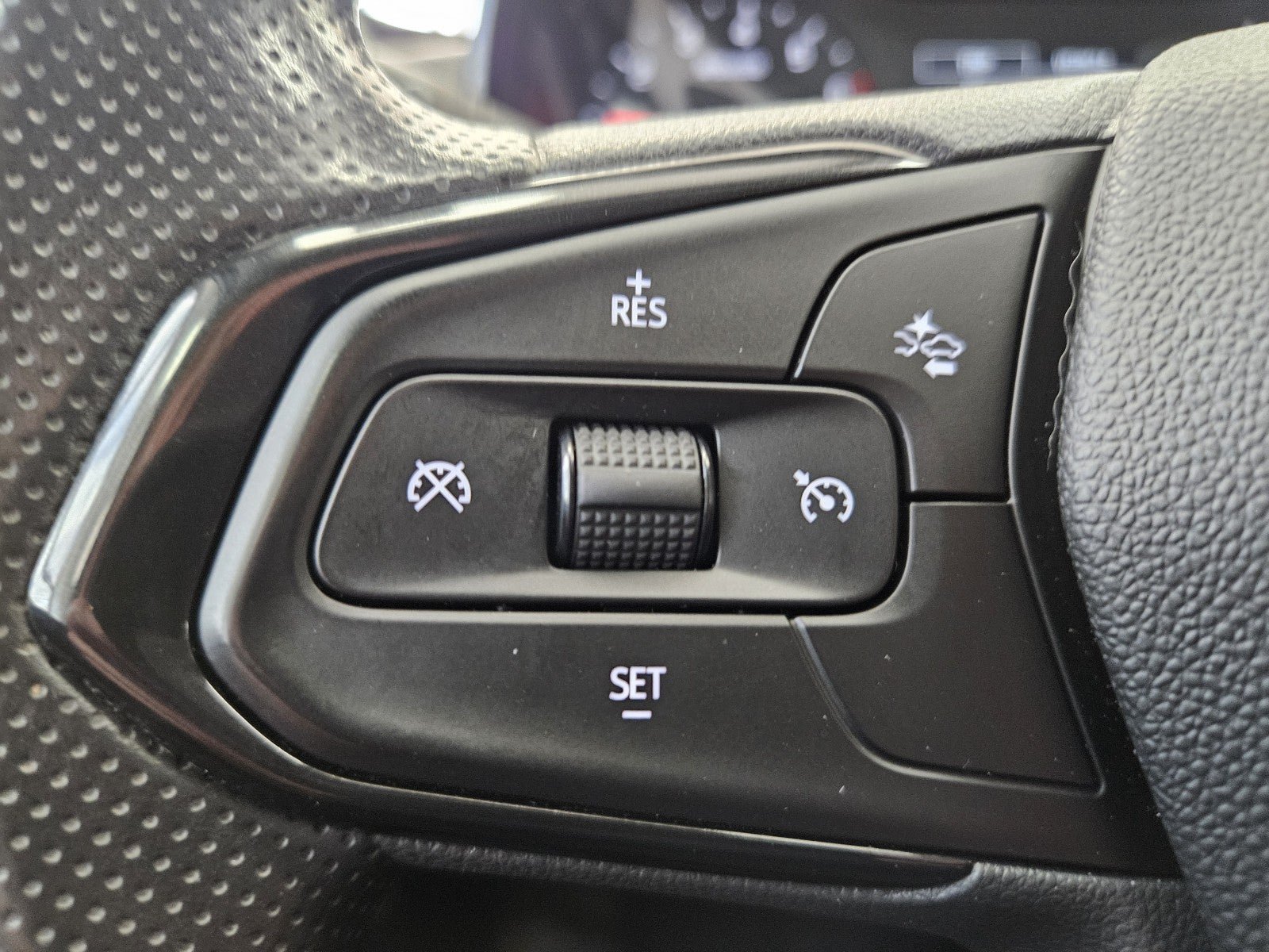Used 2024 Chevrolet Trax LS FWD image 27