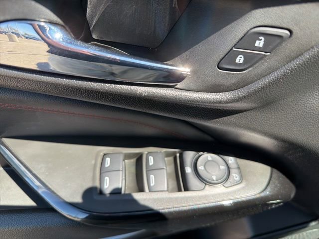 Used 2024 Chevrolet Trax RS FWD image 16