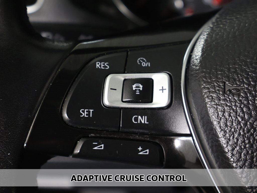 Used 2018 Volkswagen Passat 2.0T SE image 4