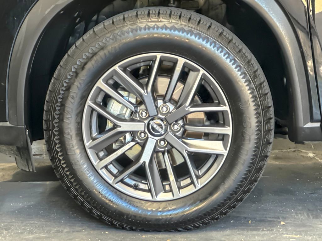 Used 2023 Nissan Rogue S AWD/4WD image 24