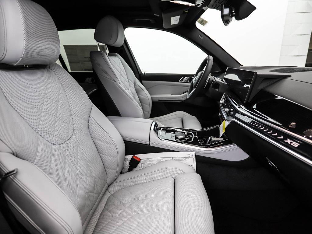 New 2026 BMW X5 xDrive40i w/ M Sport Package image 32