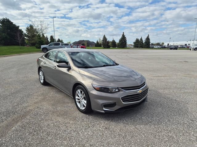 Used 2017 Chevrolet Malibu LT FWD image 3