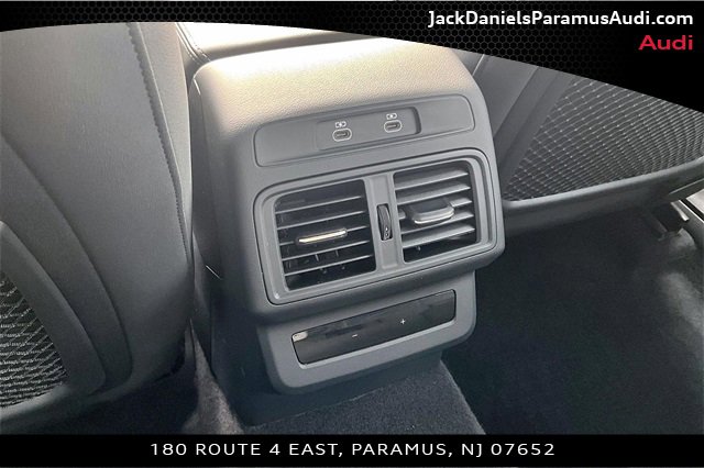 Used 2025 Audi Q5 Premium w/ Convenience Package image 22