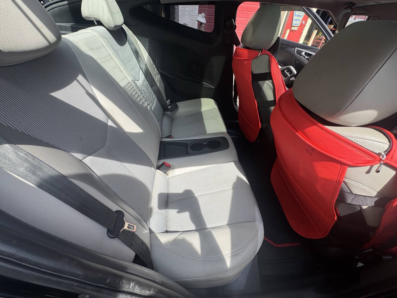 Used 2013 Hyundai Veloster w/ Style Pkg FWD image 22