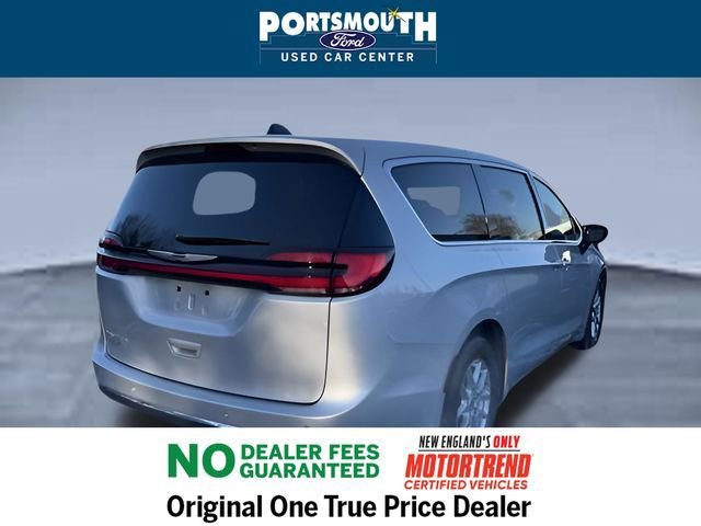 Used 2024 Chrysler Pacifica Touring-L image 31