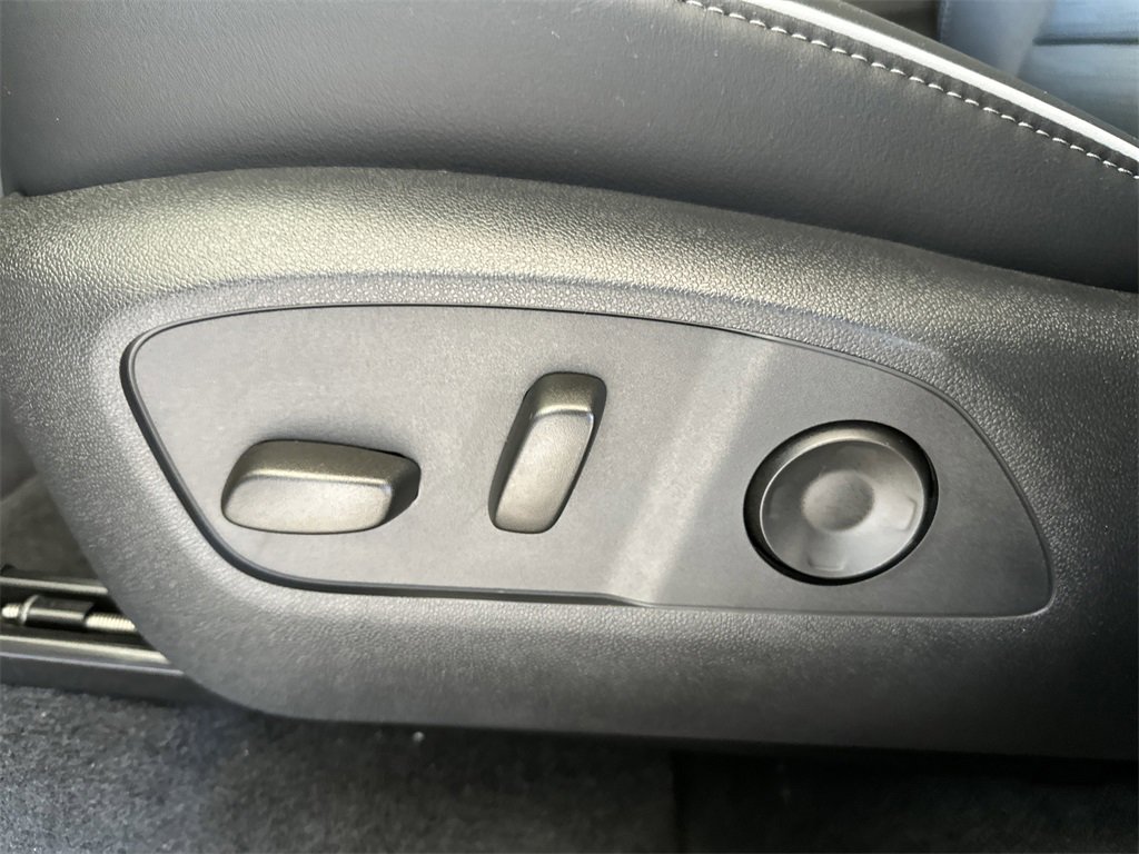 New 2025 Buick Enclave Sport Touring w/ Power Package image 16