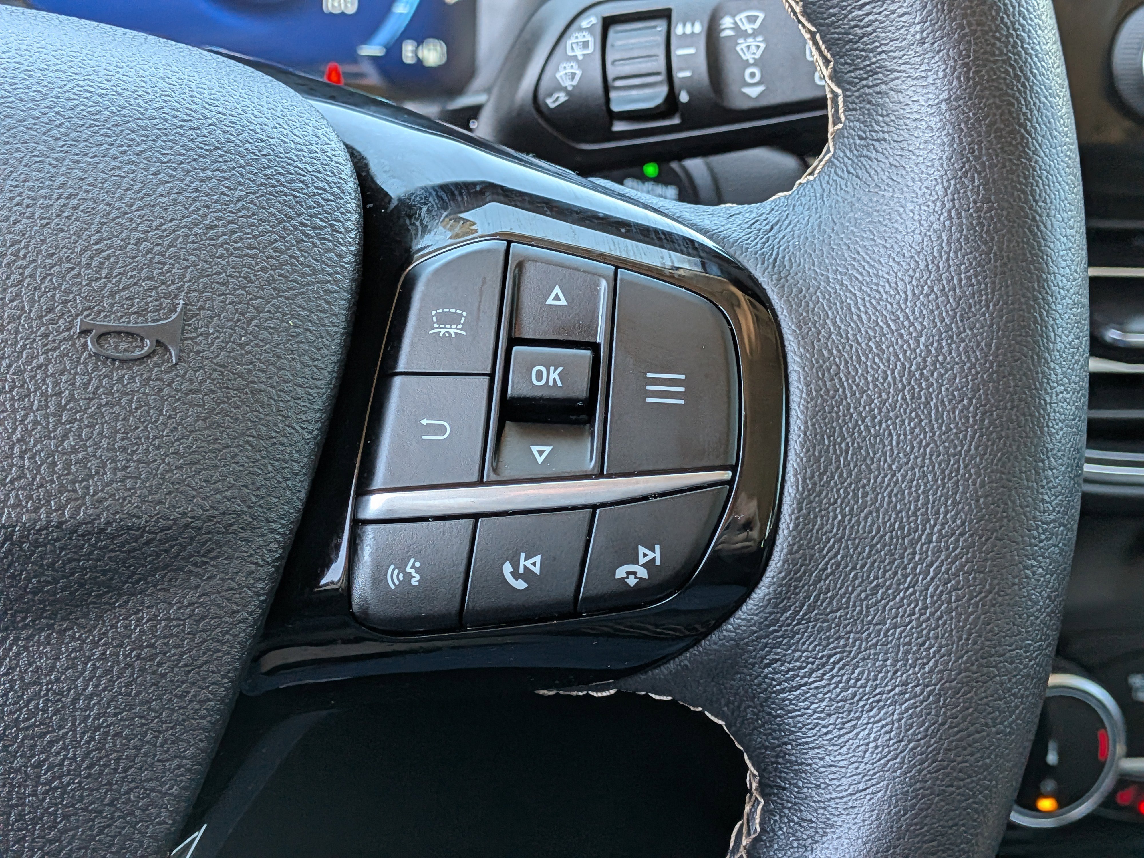 Used 2022 Ford Escape Titanium w/ Titanium Premium Package image 30