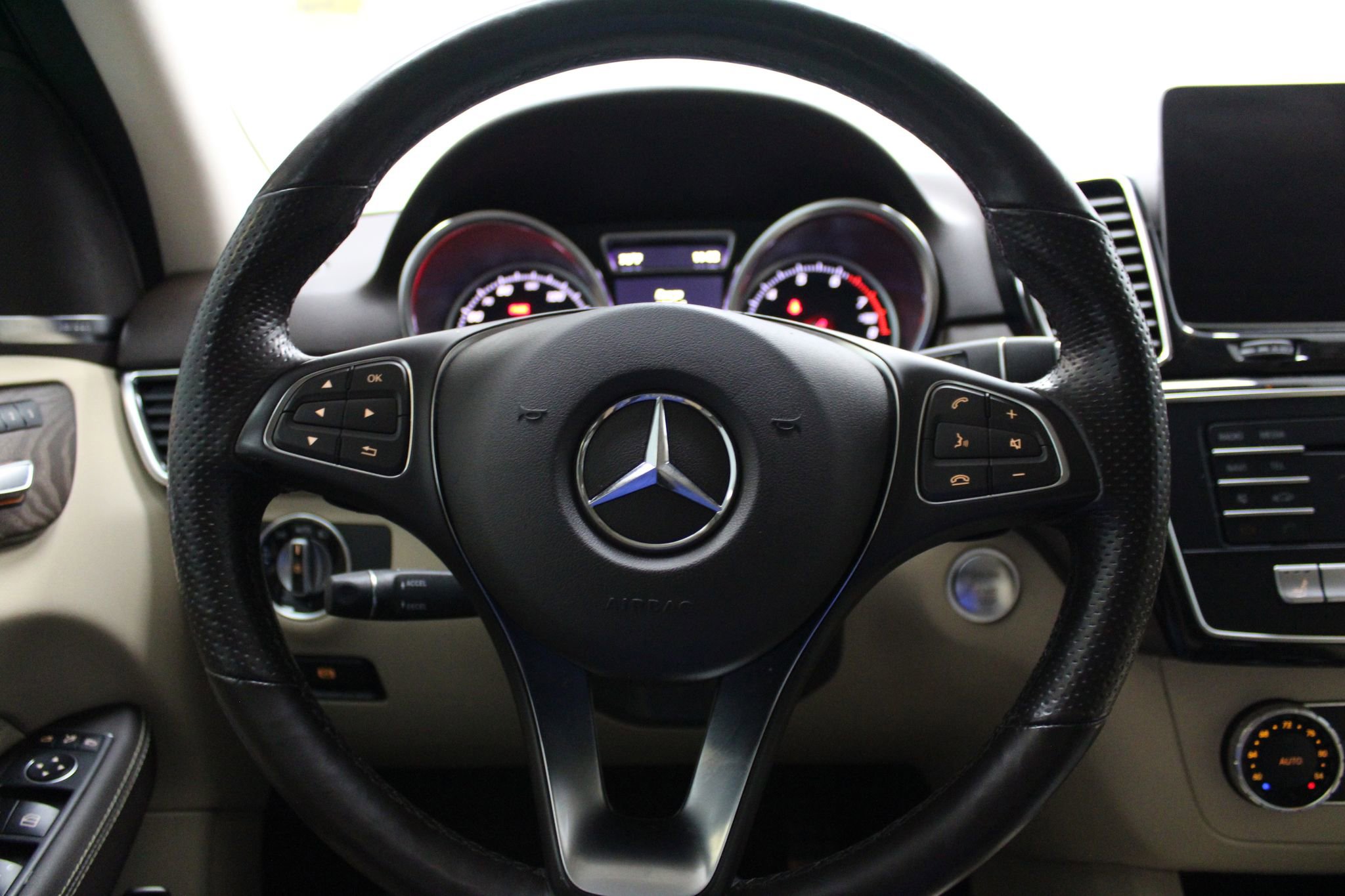 Used 2019 Mercedes-Benz GLE 400 4MATIC image 30