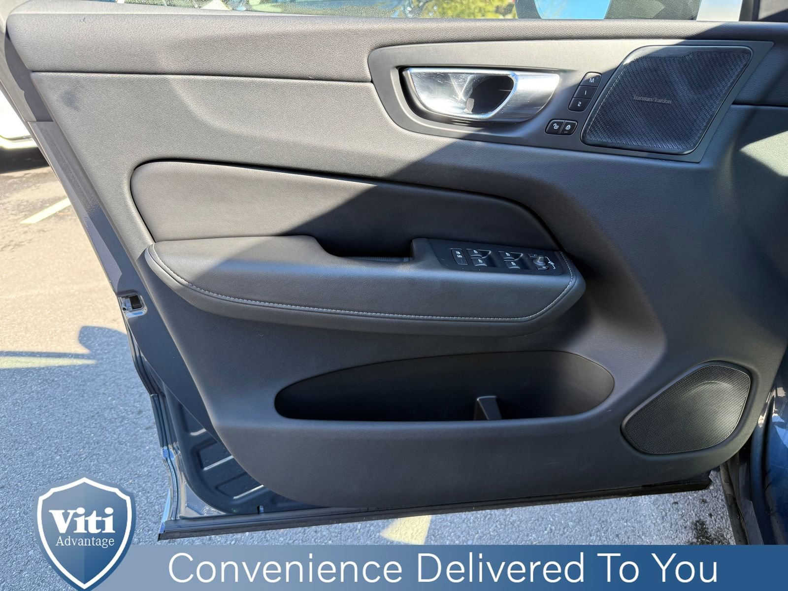 Certified 2023 Volvo XC60 B5 Ultimate w/ Climate Package image 16