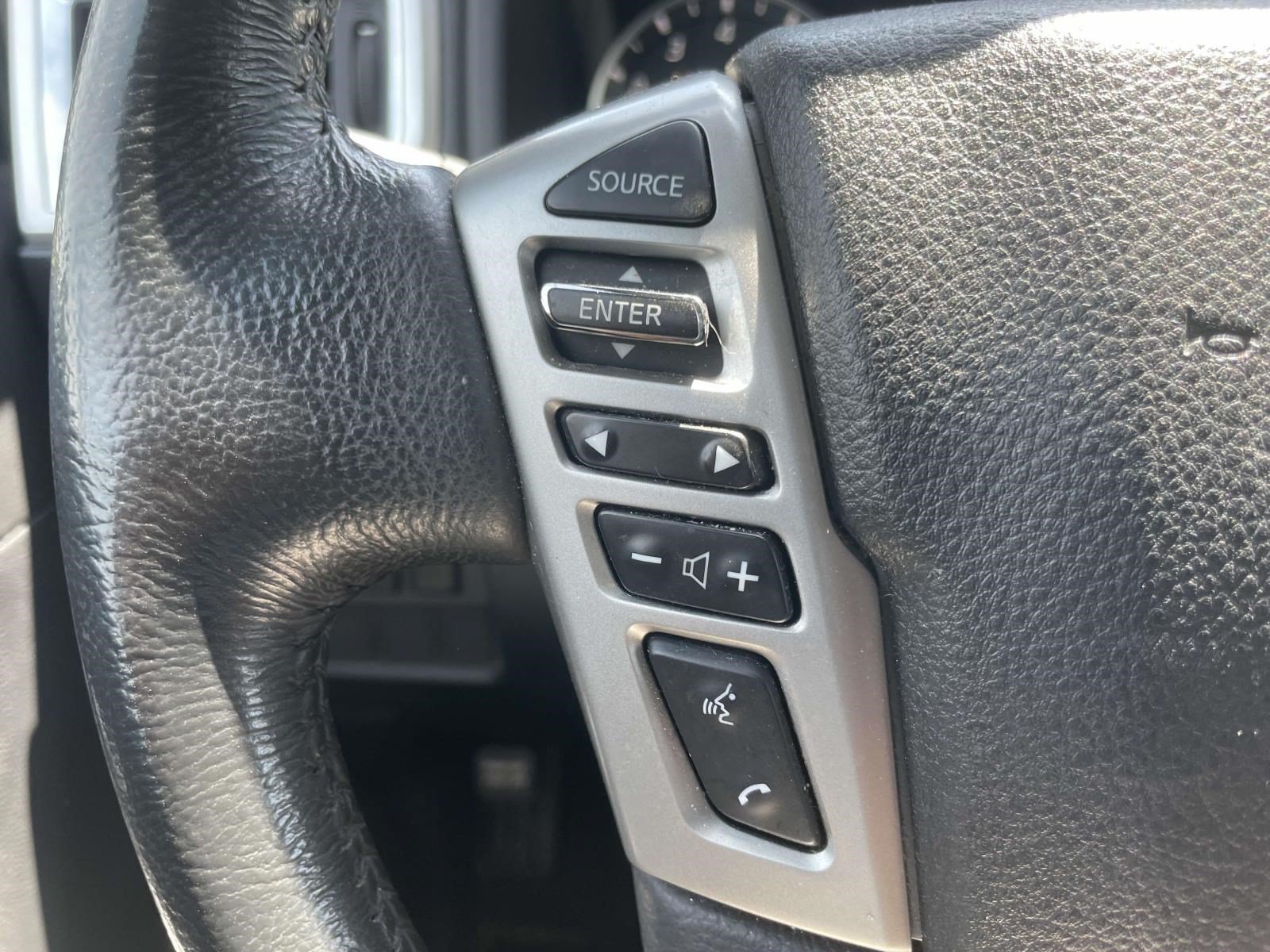 Used 2020 Nissan Titan SV w/ SV Convenience Package AWD/4WD image 20