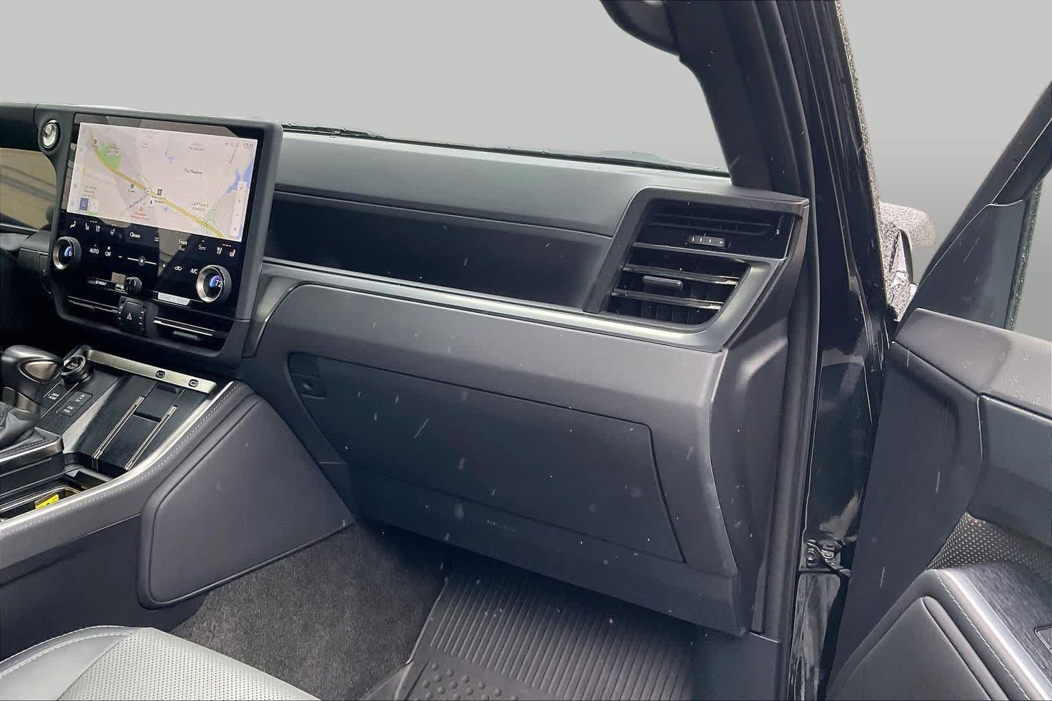 Used 2024 Lexus GX 550 w/ Accessory Package (Z1) AWD/4WD image 17
