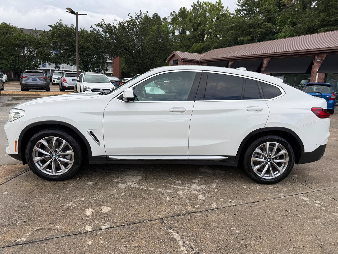 Used 2019 BMW X4 xDrive30i w/ Premium Package AWD/4WD image 3
