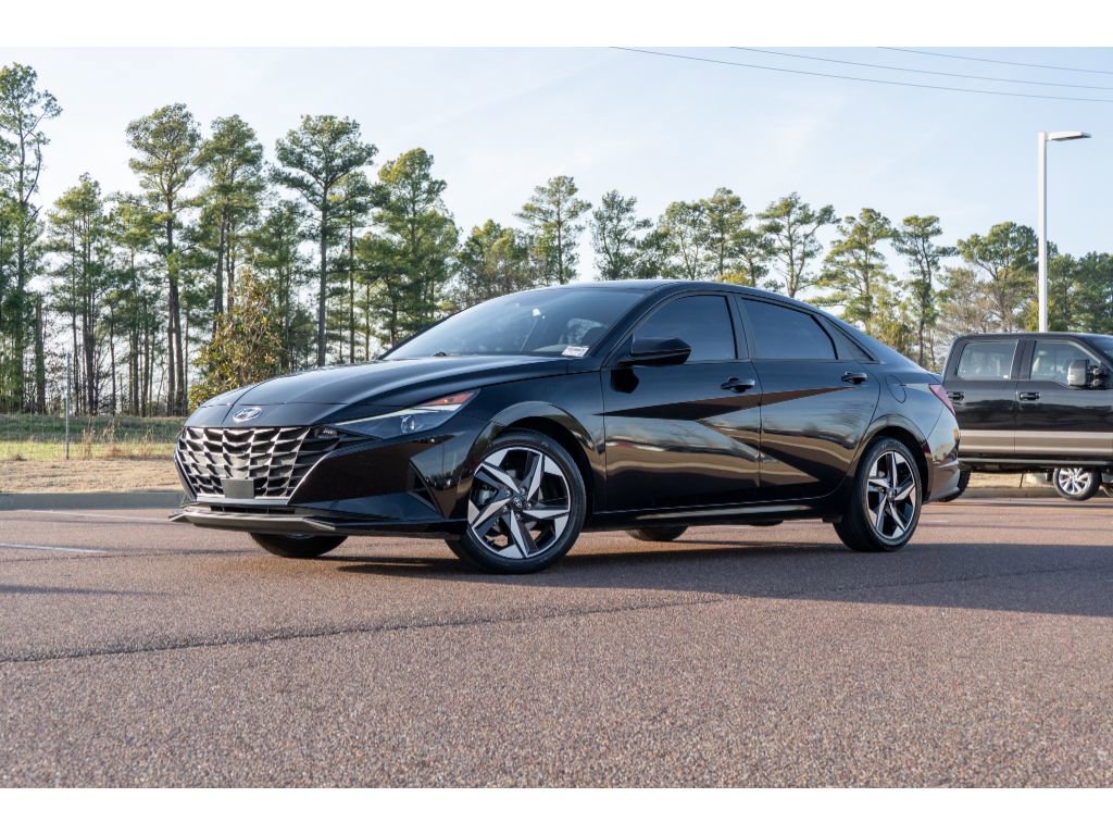 Used 2023 Hyundai Elantra SEL w/ Convenience Package