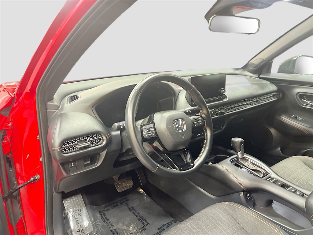 Used 2025 Honda HR-V Sport image 9