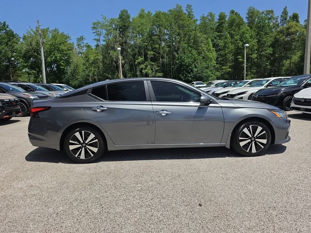 Certified 2021 Nissan Altima 2.5 SV w/ SV Premium Package FWD image 9