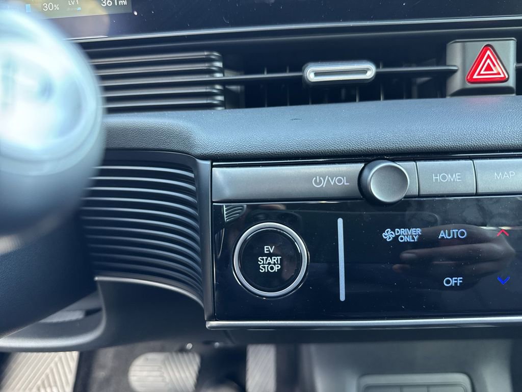 Used 2025 Hyundai Ioniq 5 SEL image 22