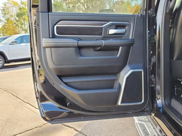 Used 2025 RAM 3500 Laramie image 25