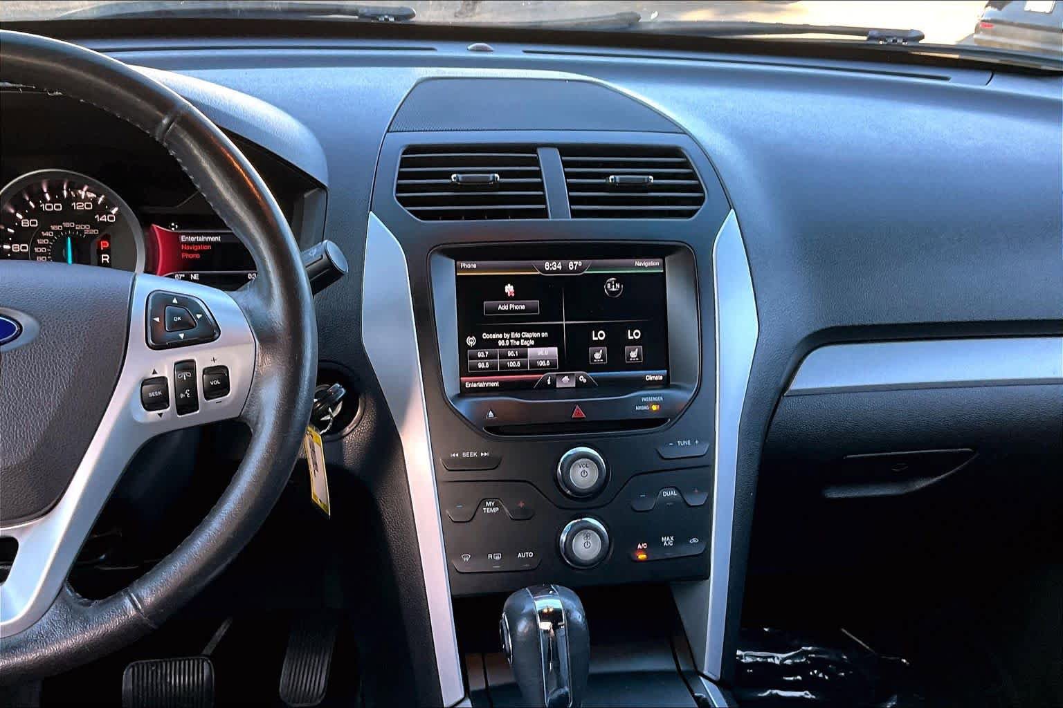 Used 2015 Ford Explorer XLT w/ Equipment Group 202B FWD image 6