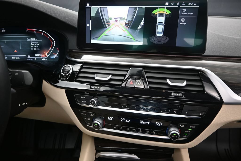 Certified 2023 BMW 530i w/ Premium Package RWD image 23