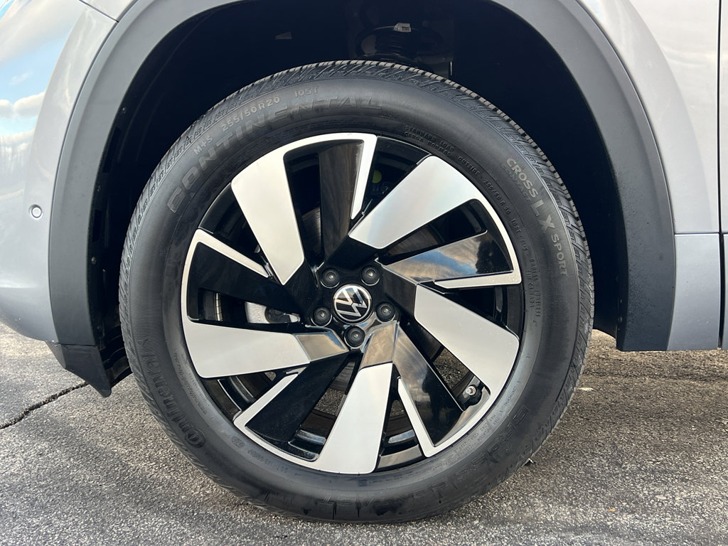 Used 2024 Volkswagen Atlas SEL Premium R-Line image 9