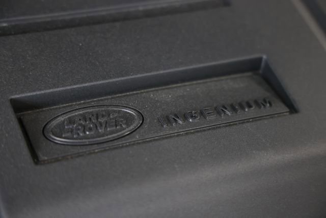 Used 2023 Land Rover Defender 130 SE image 7