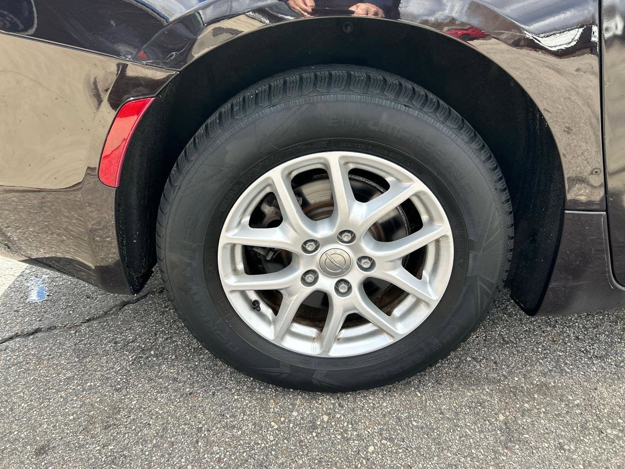 Used 2017 Chrysler Pacifica Touring FWD image 31