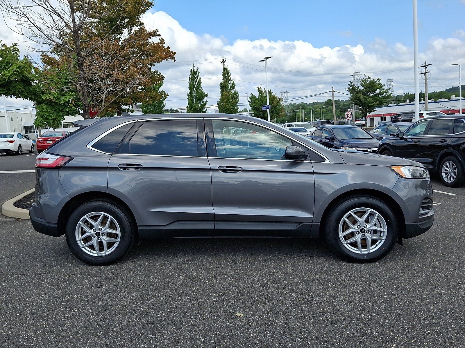 Used 2024 Ford Edge SEL AWD/4WD image 6