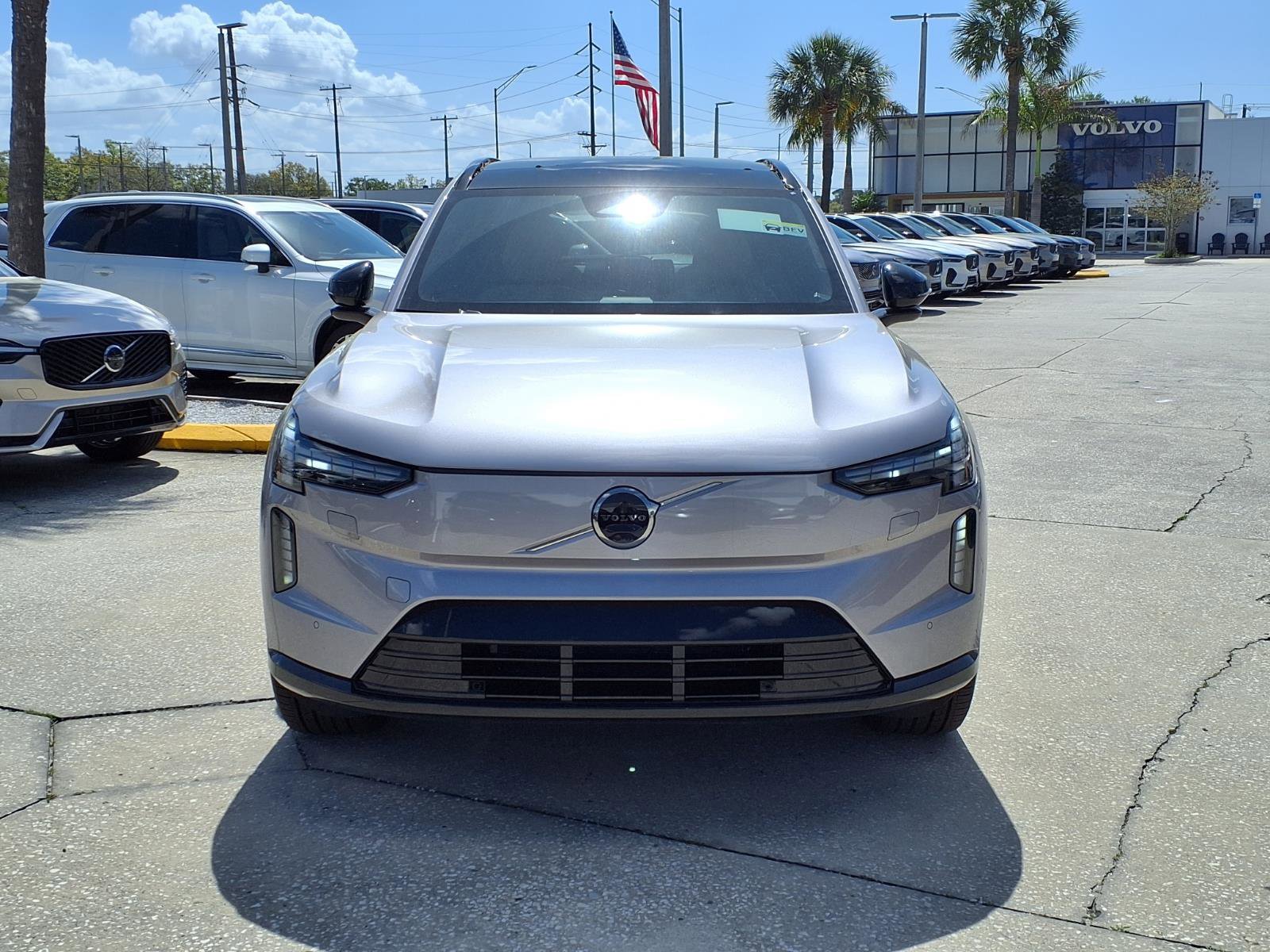 New 2026 Volvo EX90 Plus image 2