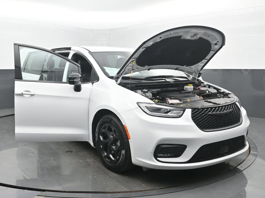 Used 2024 Chrysler Pacifica Limited FWD image 59