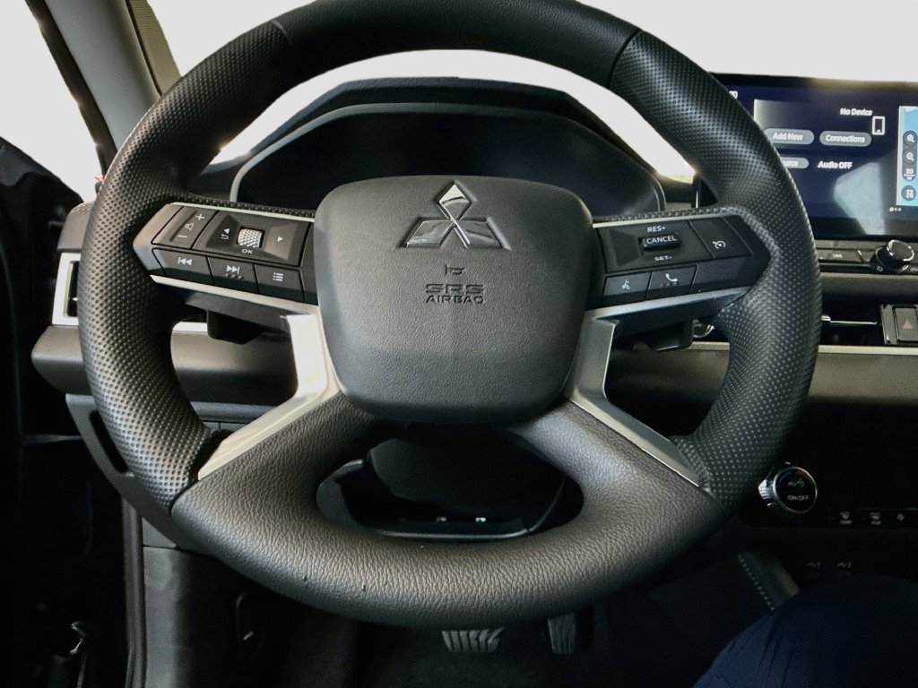 New 2026 Mitsubishi Outlander ES FWD image 11