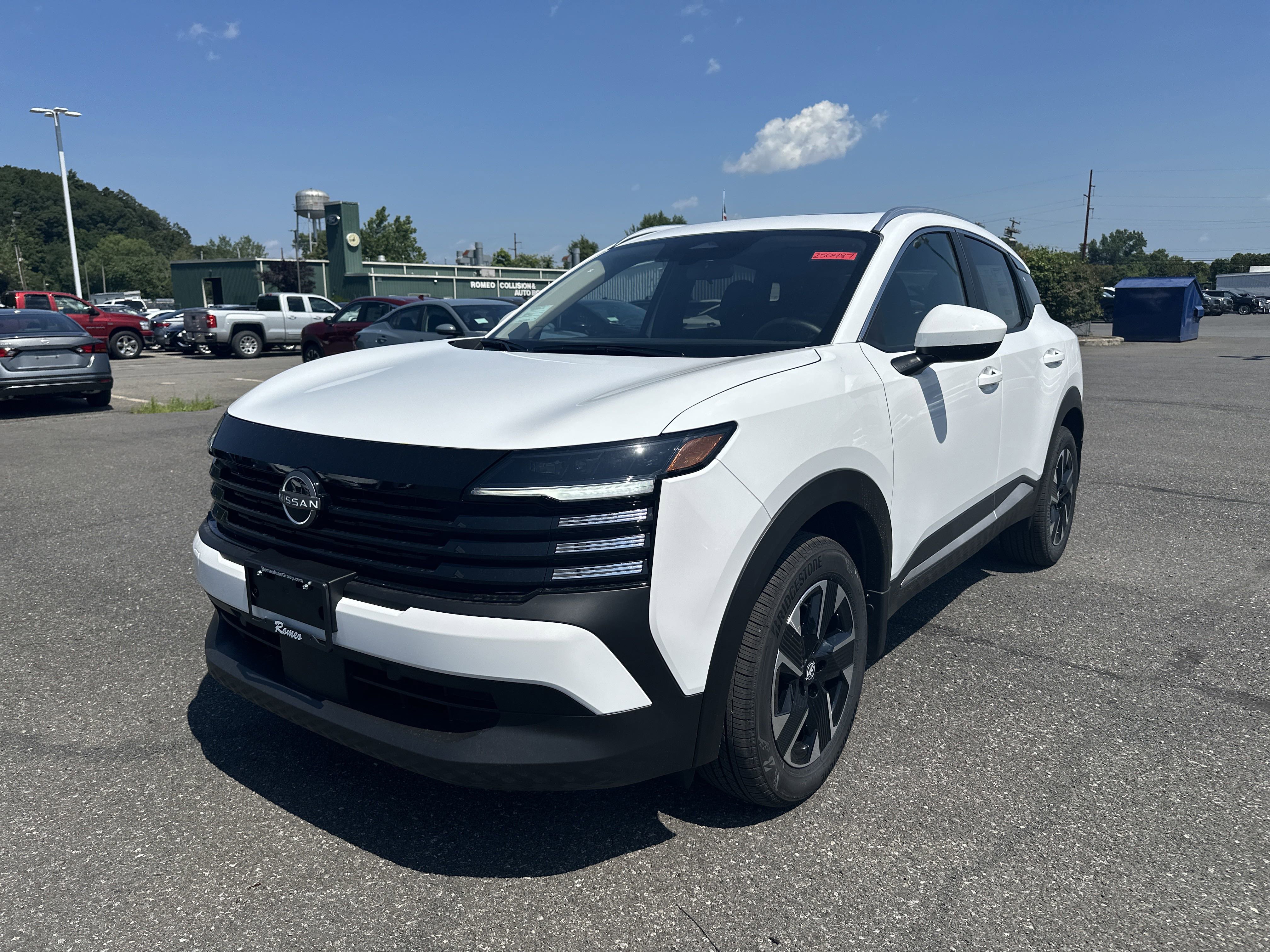 New 2025 Nissan Kicks SV w/ SV Premium Package
