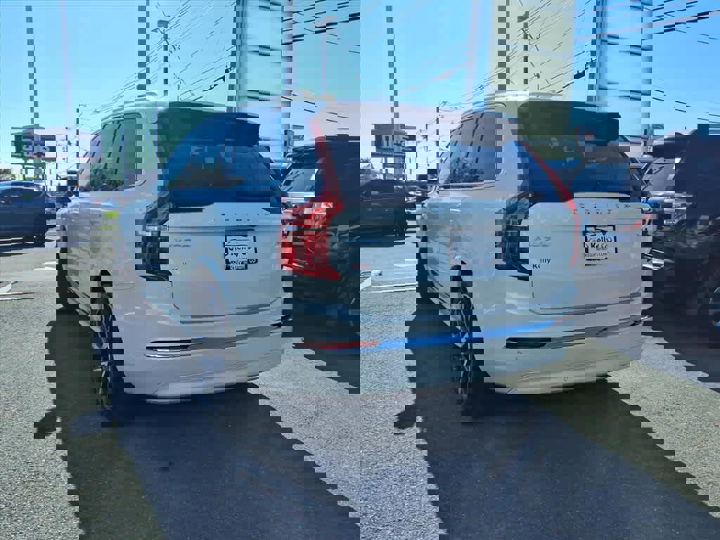 Used 2024 Volvo XC90 B6 Plus w/ Protection Package Premier image 6