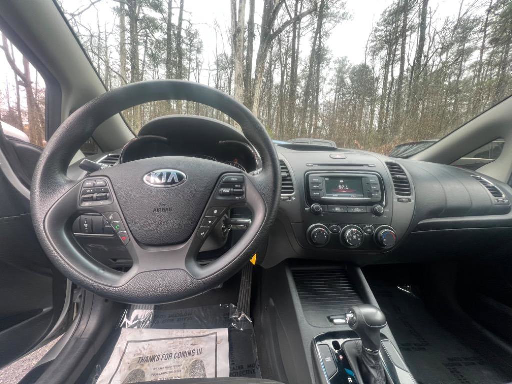 Used 2017 Kia Forte LX w/ LX Popular Package image 22